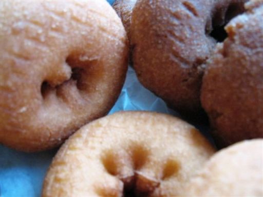 <p>Donuts! Regular Cake and Whole Wheat</p>