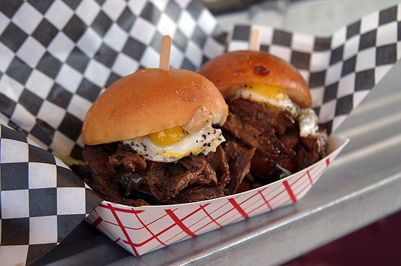 Carne Asada sliders El Jardin style