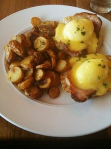 strand house eggs benedict